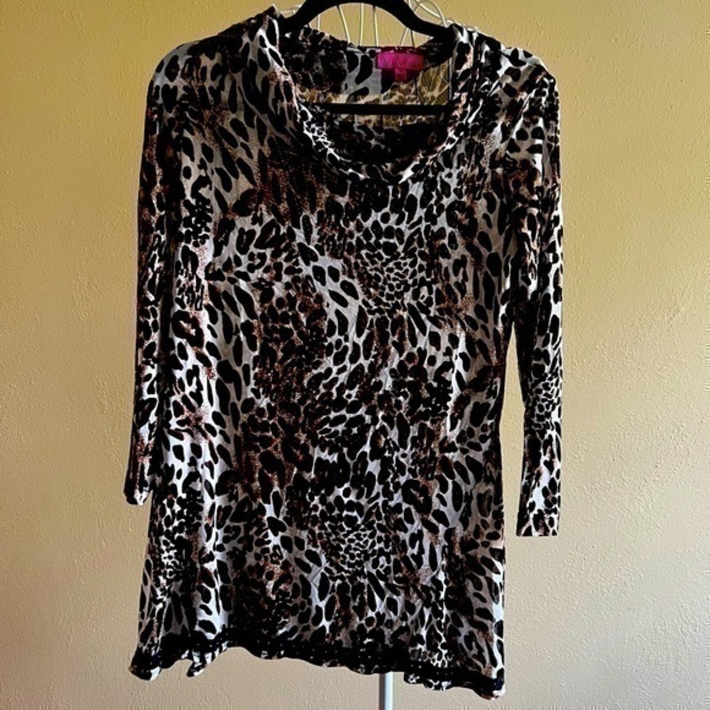 Max & Rina cowl neck, animal print top, sheer. Size M. EUC.